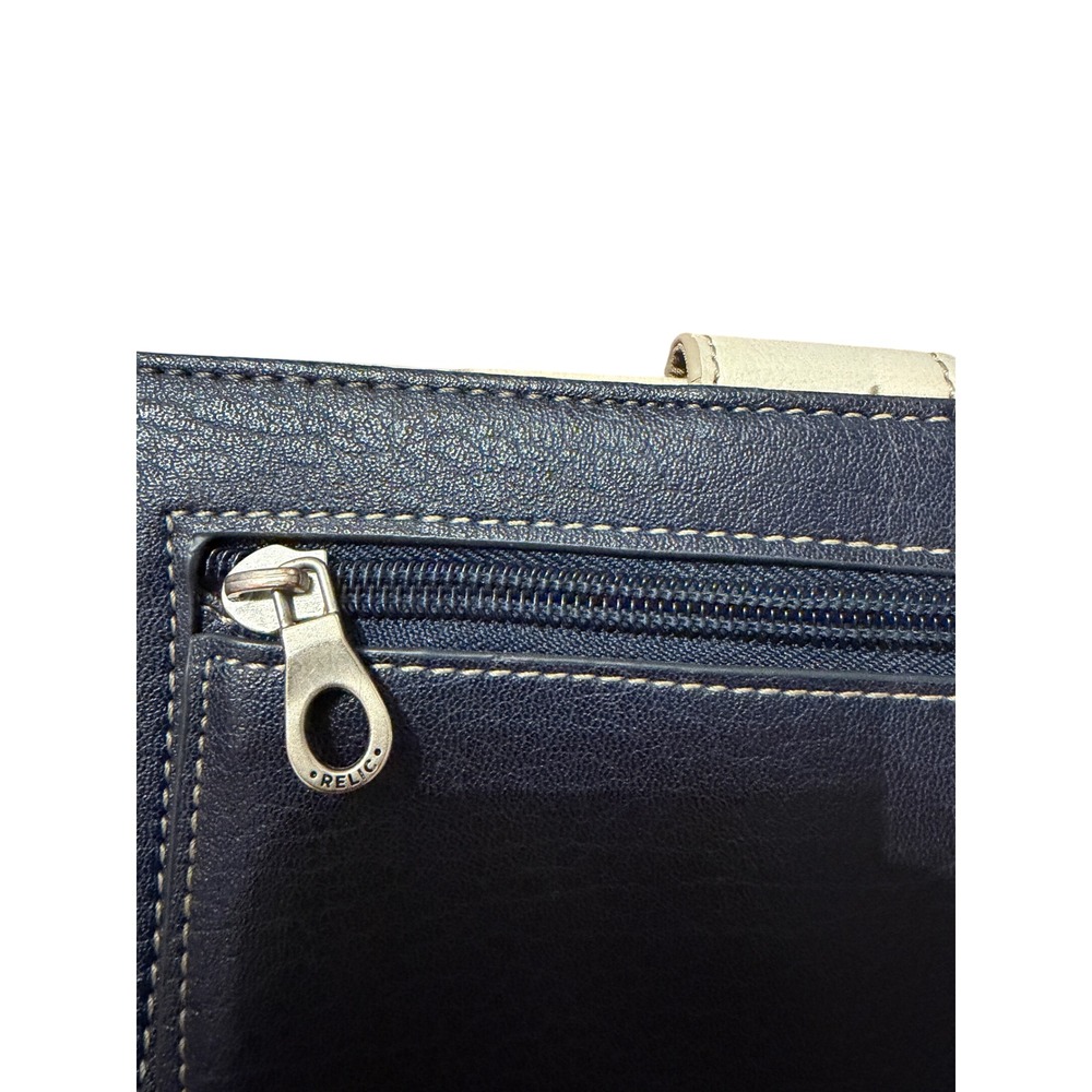 Relic Womens Navy Blue Bird Floral Applique Bifold Wallet Snap Closure - Picture 4 of 5